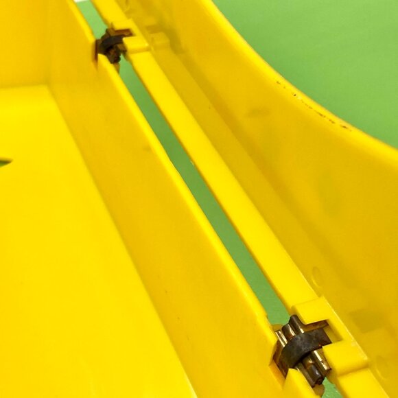 Vintage 60s Flower Power Tissue Box Cover: Yellow Hard Plastic - Groovy Bathroom - Picture 8 of 13